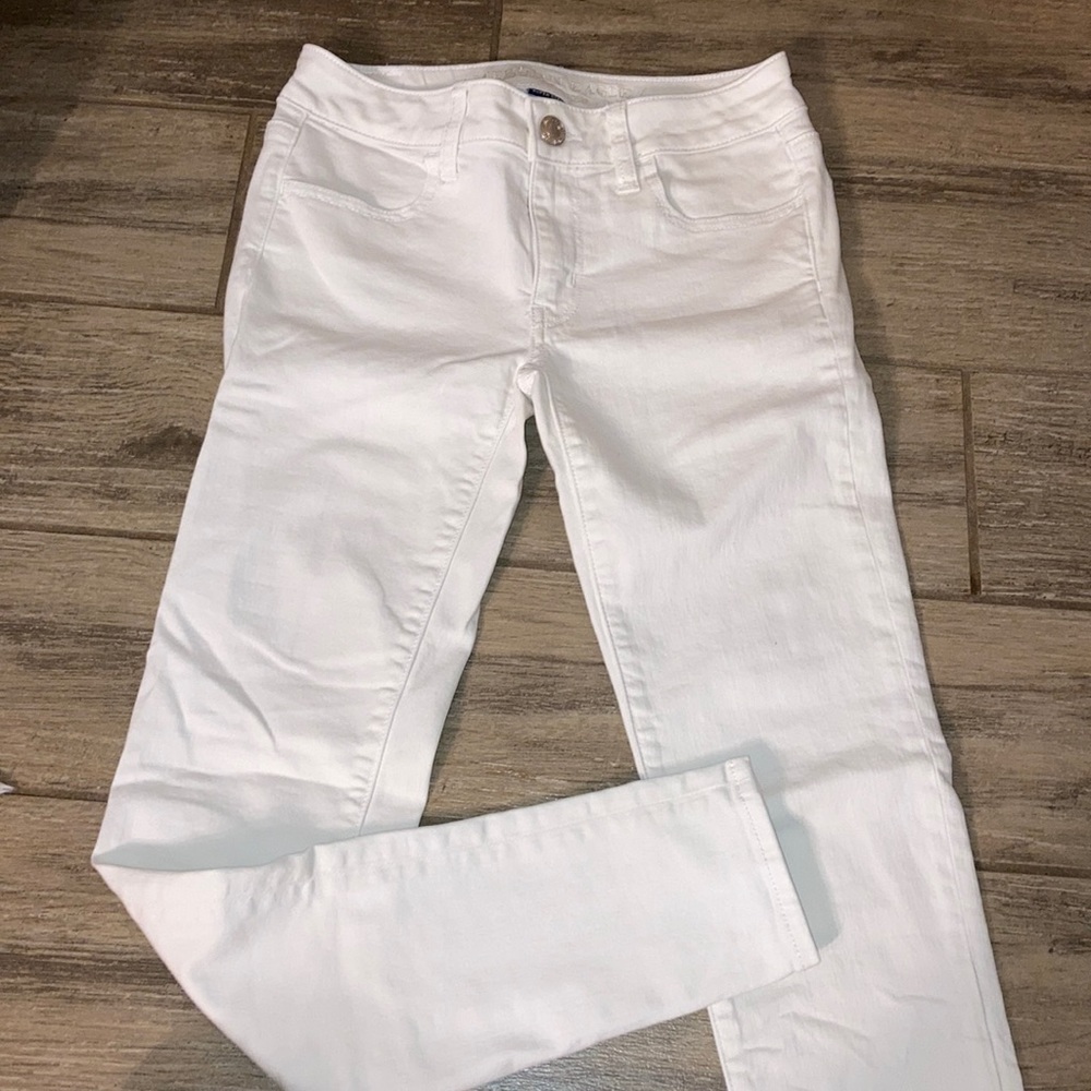 AMERICAN EAGLE white jeans size 0